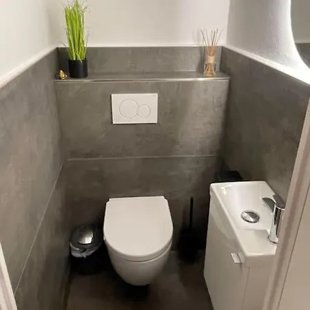 Luxury 8 Pax Apartment