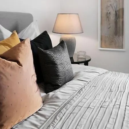 Luxury 8 Pax Berlin