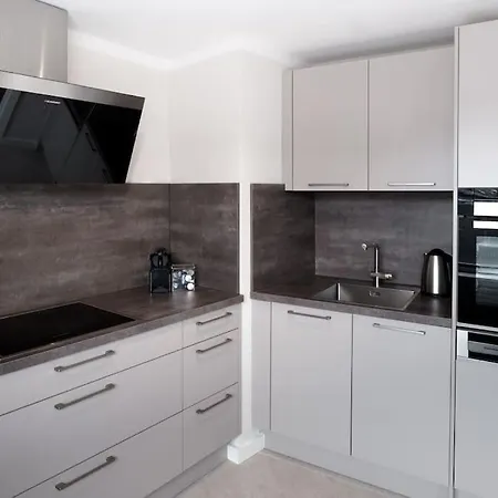 Luxury 8 Pax Apartment